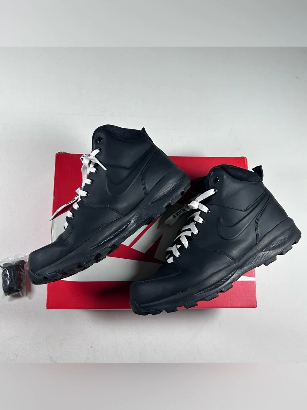 Nike Manoa Leather Boot Water Resistant Triple Black Men's Size 13 HF7095-001